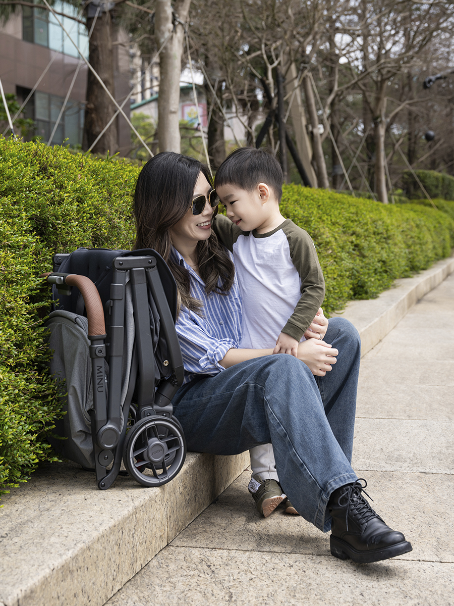 картинка Коляска прогулочная UPPAbaby MINU V3 GREYSON